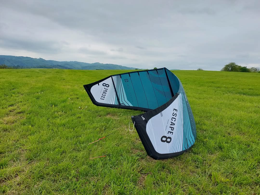 BAZAR - Kite Peter Lynn PLKB Escape V9-II (r.v.2023) (TRIPLE RIPSTOP) (8m) freestyle/freeride